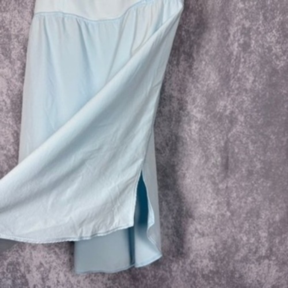 Lululemon Size 8 Light Blue Racerback Tank Top Tunic with Built-in Bra - Picture 7 of 10